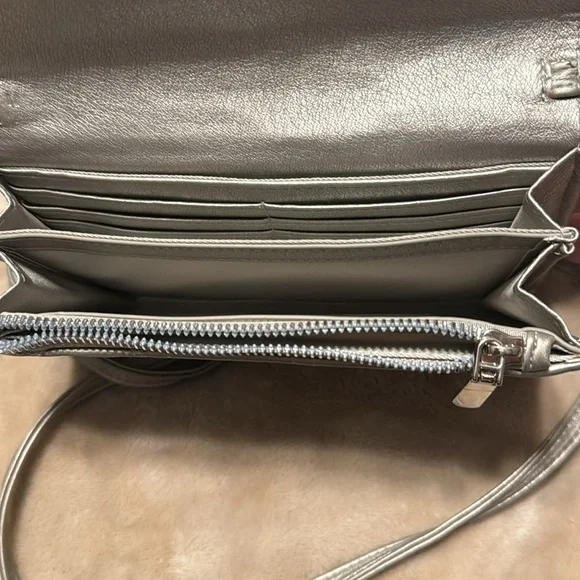 Metallic crossbody - Picture 4 of 5
